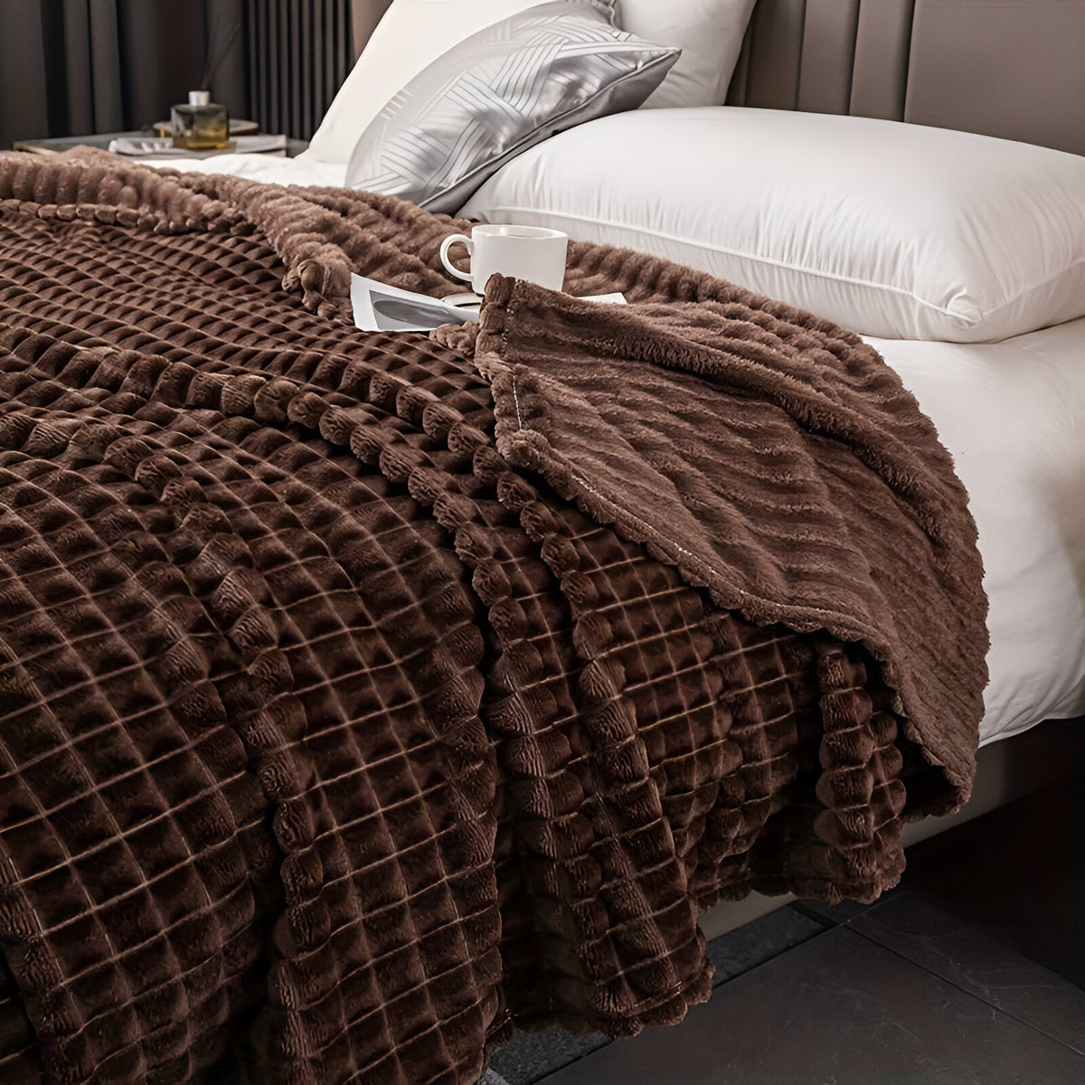 BowLift | EliteWave Plaid - Ultrafluffy structured coral fleece blanket