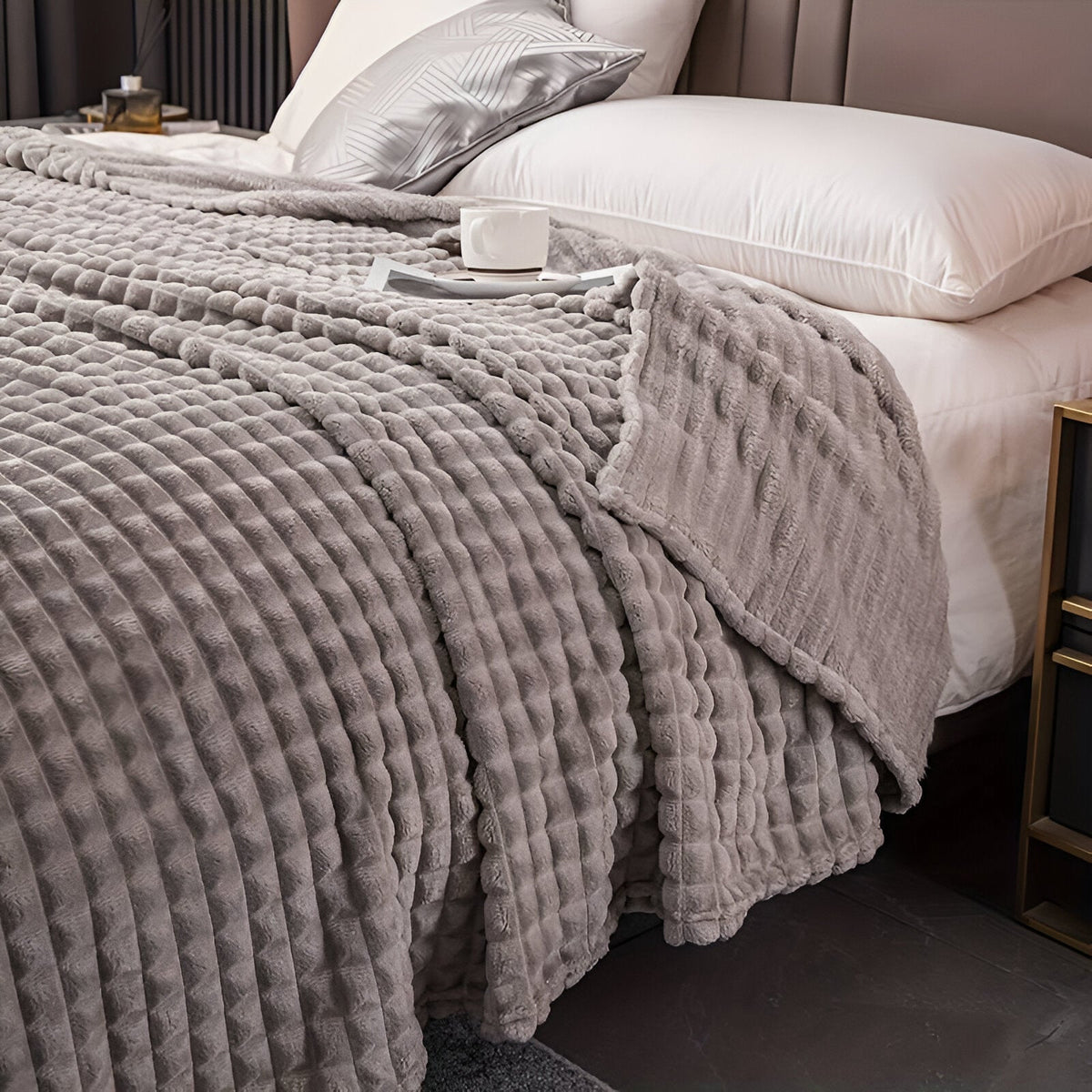BowLift | EliteWave Plaid - Ultrafluffy structured coral fleece blanket